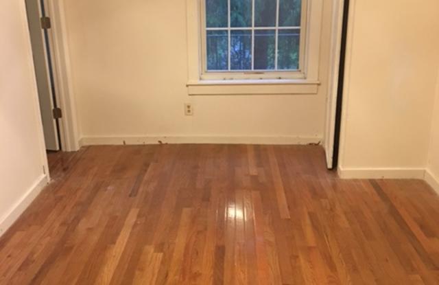 102 Plate Rd Gallery 1