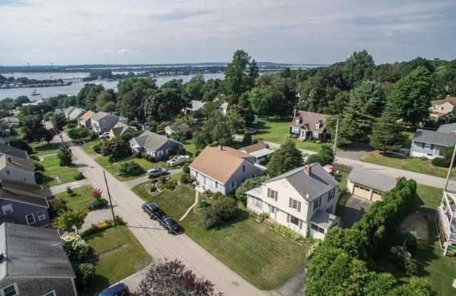 16 Reed Street - 16 Reed Street, Tiverton, RI 02878