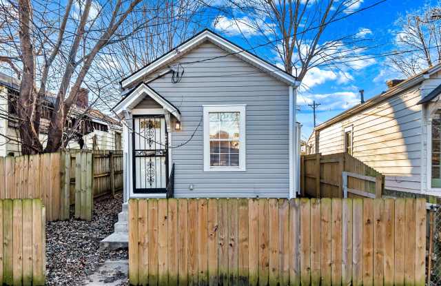 944 Brent Street photos photos