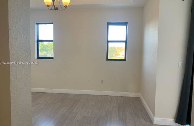 649 Northeast 33rd Terrace Gallery 4