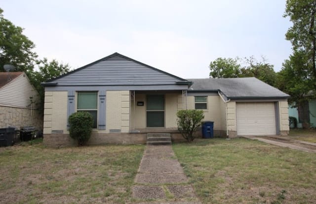 2828 Searcy Dr - 2828 Searcy Drive, Dallas, TX 75211