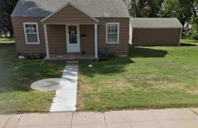 2 Bedroom, 1 Bathroom House with Detached Garage photos photos