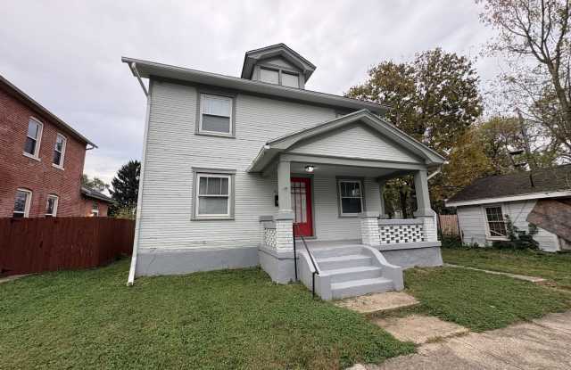 Charming 2 Bed / 1.5 Bath in Huffman Historic District with Detached Garage Gallery 3