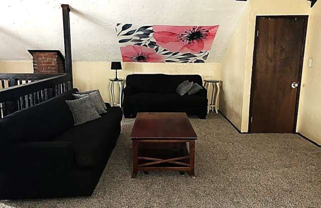 18950 Monterey Avenue Gallery 3