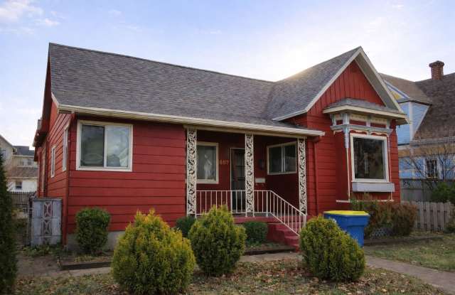 3-Bed, 2-Bath Home on Main St - Garage & Off-Street Parking photos photos