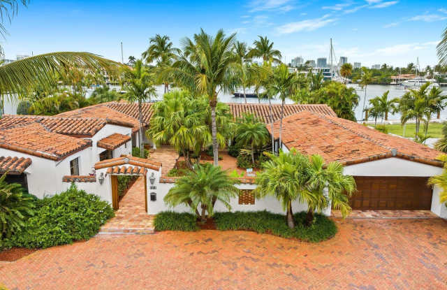 1511 E Lake Drive Gallery 3