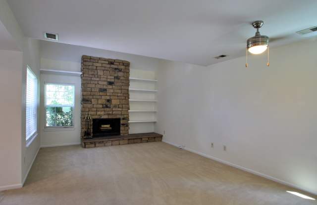 2182 S Victor St Unit D Gallery 2