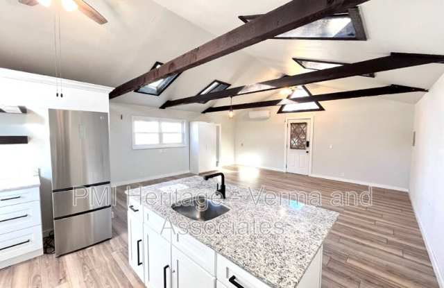 522 S 6th St - 522 South 6th Street, Rogers, AR 72756