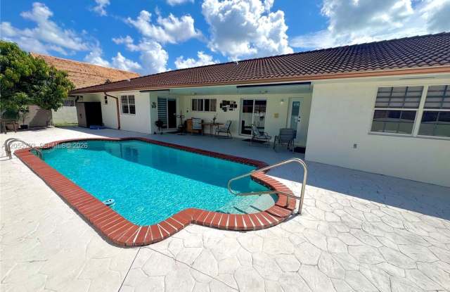 18701 Wentworth Drive, Hialeah, FL 33015 - 2917 Gallery 1