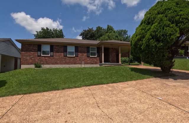 Charming 3BR Home with U-Shaped Driveway – Available Now in Memphis! Gallery 1