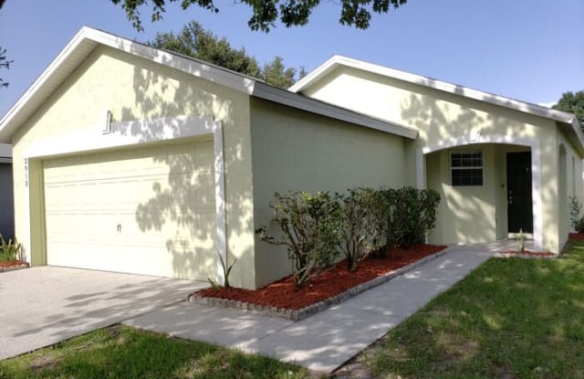2913 Canoe Circle - 2913 Canoe Circle, St. Cloud, FL 34772
