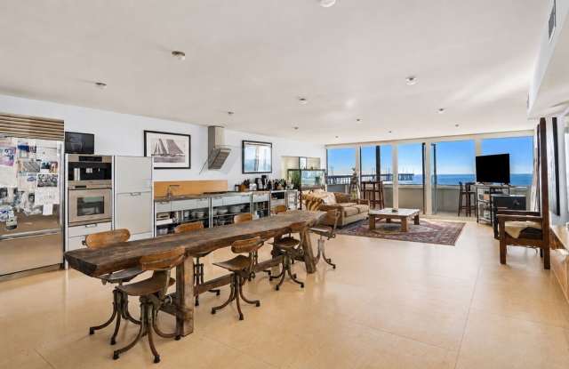 2909 Ocean Front Walk Gallery 1