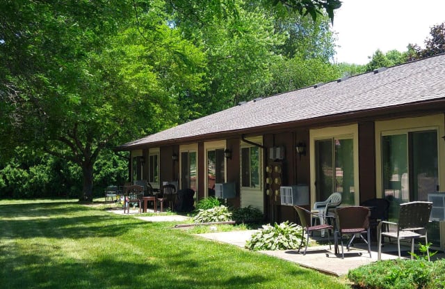 Highland Meadows - 101 Circle Drive, Lanark, IL 61046
