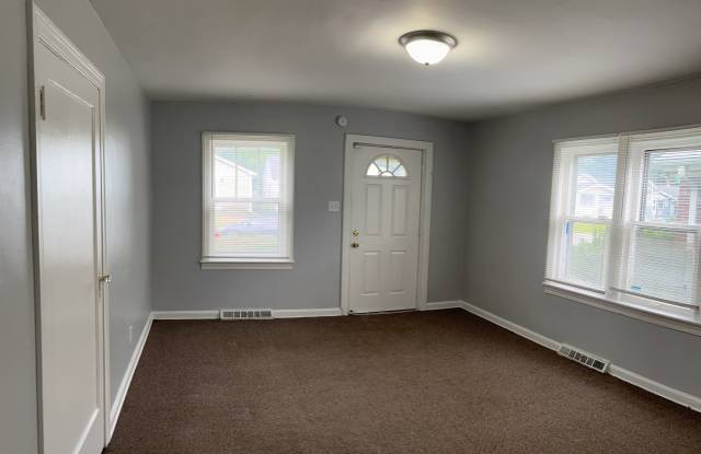 1306 N Chester Avenue Gallery 4