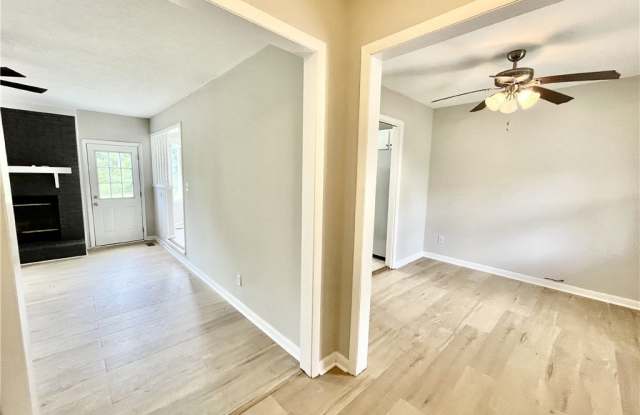 6732 Vaughn Road Gallery 2