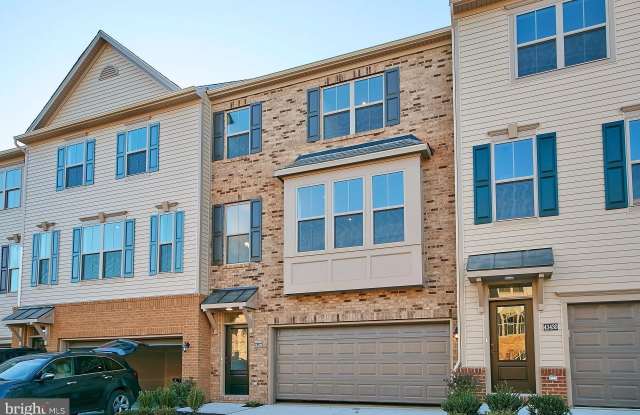 43428 ROBEY SQUARE - 43428 Robey Square, Broadlands, VA 20148