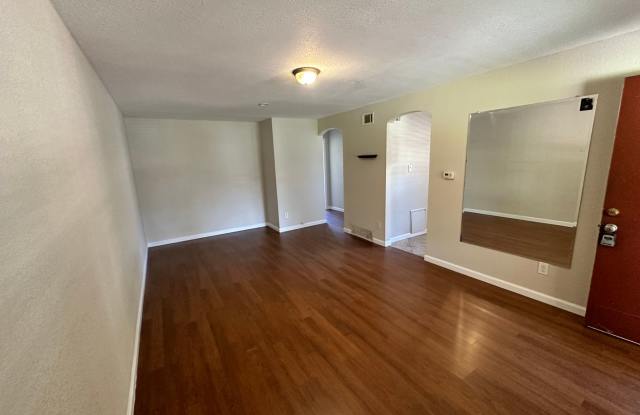 2 Bed, 1 Bath Patio TownHome in the Clayton Neighborhood   $500 Holiday Rent Credit! Gallery 4