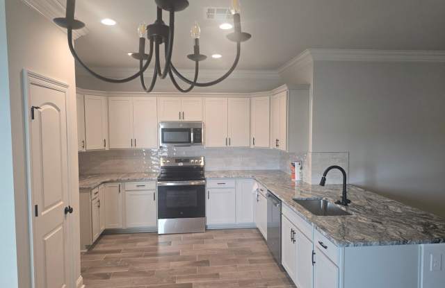 WENDELL IV G in The Cove at Villaggio community offers a 3 bedroom, 2 full bathroom Gallery 4