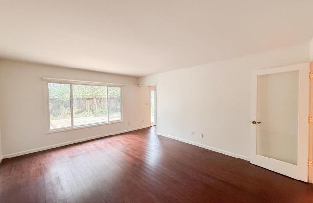 Alameda East End | 3 Bed / 2.5 Bath Duet Home | 1,706+ sq ft Gallery 3