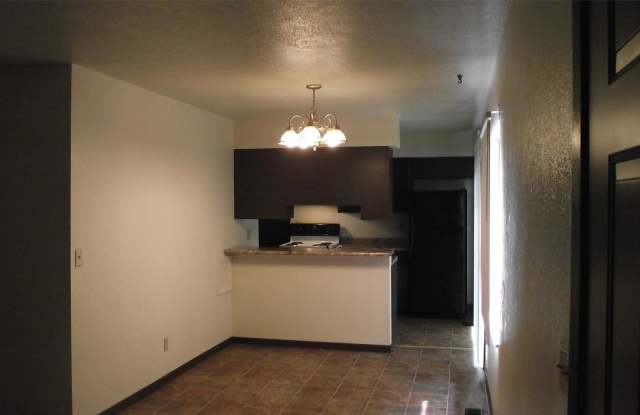 465 Simpson Avenue Apt 2-1 photos photos