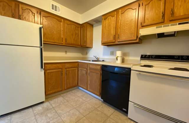 North Hills 2 BR Apartment! Perfect Location - Close to Parks, Schools & Entertainment! Gallery 1
