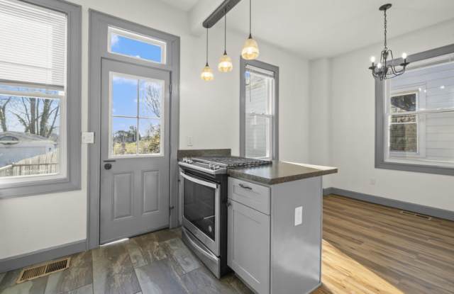 4902 Greenlee Avenue Gallery 3