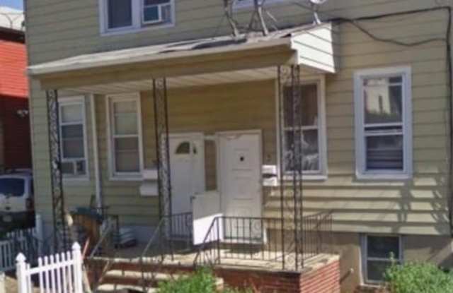 98-100 WINDSOR ST photos photos