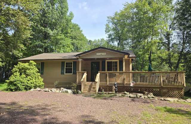 156 Pineknoll Drive Gallery 1
