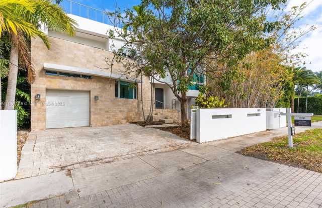 5625 N Bay Rd - 5625 North Bay Road, Miami Beach, FL 33140