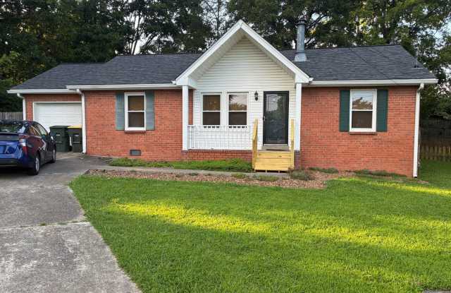 3 Bed 2 Bath Donelson House – Available Early September! $2200 photos photos