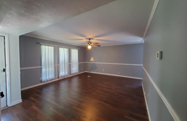 1404 Vanderbilt Drive Gallery 3