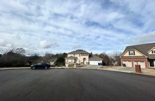 Beautiful Home in East Brainerd! 3 Beds, 3.5 Baths, 2 Car Garage! Gallery 3