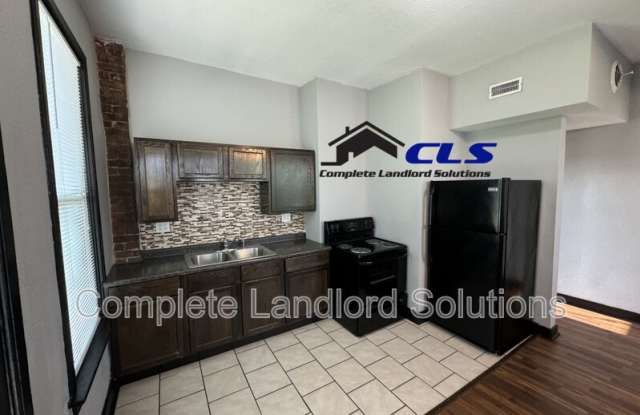 19 1/2 N 14th Gallery 4