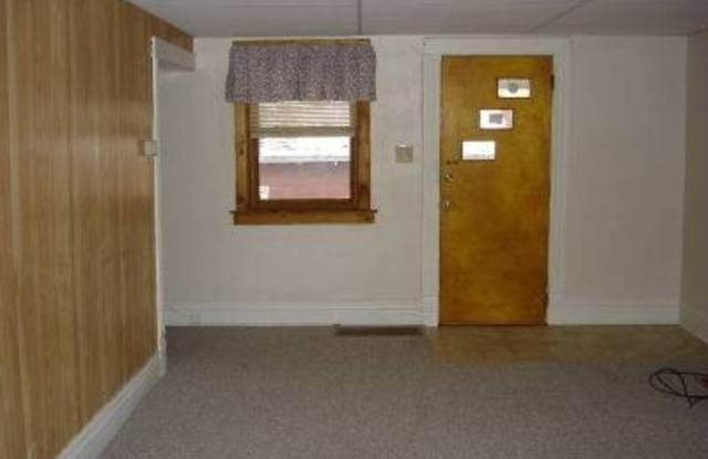 421 Crawford Ct Gallery 2