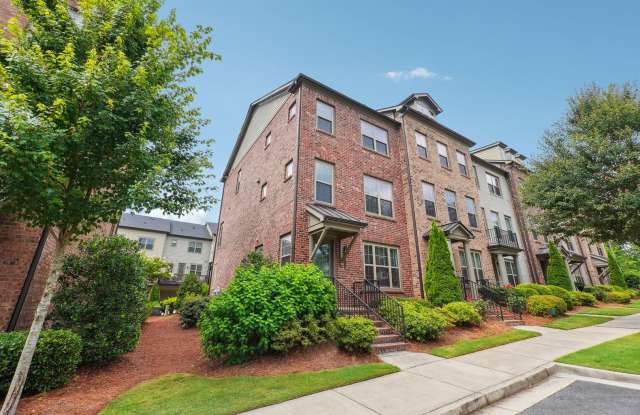 Luxury End-Unit Townhome in Harlow | Minutes to Downtown Alpharetta & Roswell! Gallery 4