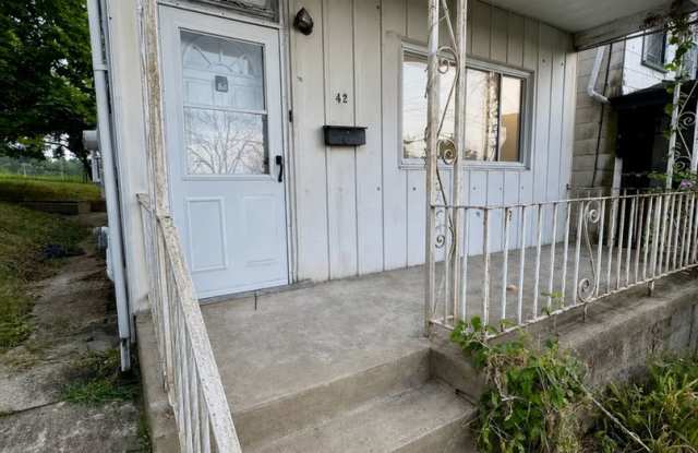 Charming 3 Bed 1 Bath Home! Recently Updated! Gallery 3