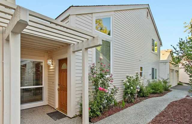 325 E 8th Street #2 photos photos