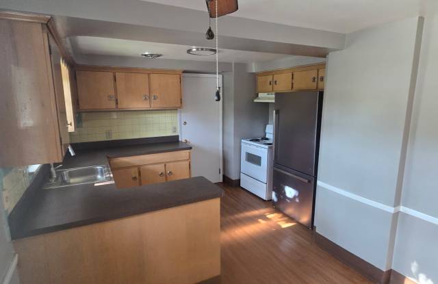 3982 Meadowbrook - up Gallery 4