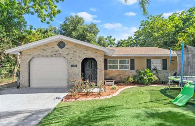 Charming Updated 3-Bedroom Home — Prime Daytona Location! photos photos