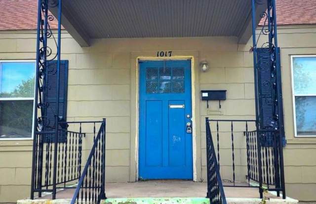 2 Bed 1 Bath Tabor Sub Addn NW OKC by Fairgrounds Gallery 4