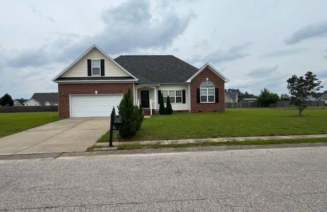 Very nice 4 bed/2 bath home in Raeford photos photos