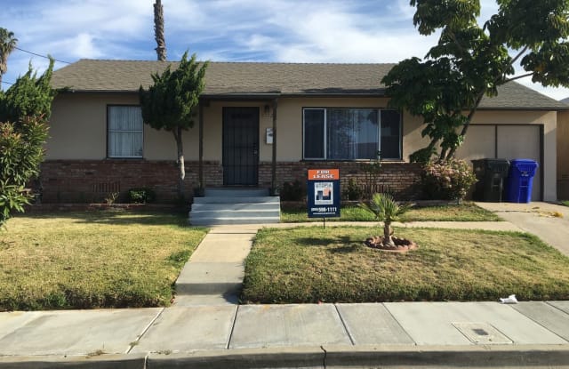 5172 Manzanares Way - 5172 Manzanares Way, San Diego, CA 92114