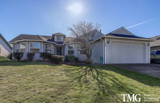 Southview Heights Spacious 3 Bedroom/2 Bathroom Single Story Home! - 734 East 15th Circle, La Center, WA 98629