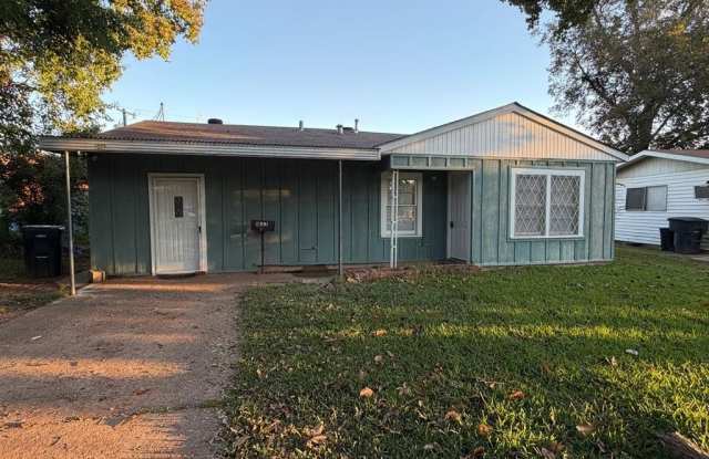 1823 Southview Drive - 1823 Southview Drive, Bossier City, LA 71112 1823 Southview Drive - 1823 Southview Drive, Bossier City, LA 71112