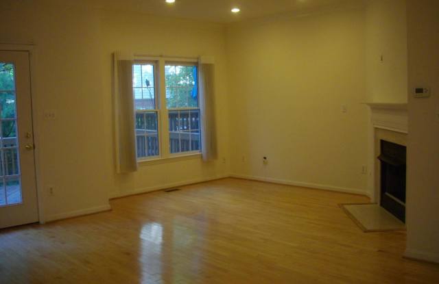 4023 HEATHERSTONE CT Gallery 4