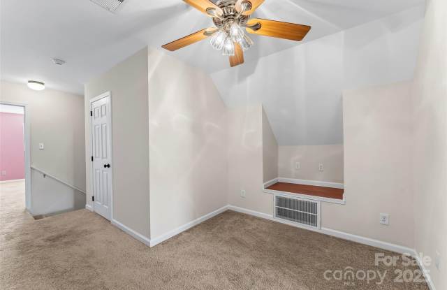Room in 4 Bedroom Home at E 29th St photos photos