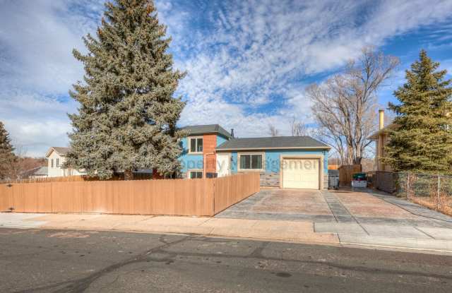 Cozy 3 Bedroom House in Southeast Colorado Springs photos photos