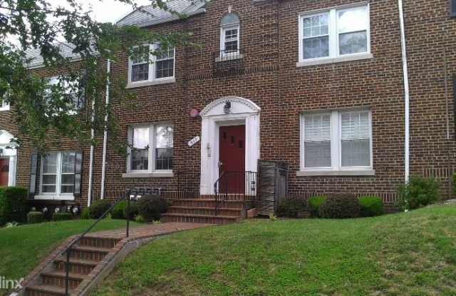 937 Randolph St NW Gallery 2