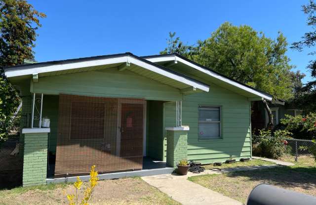 Charming 2 Bedroom, 1 Bath Home in Tower District photos photos