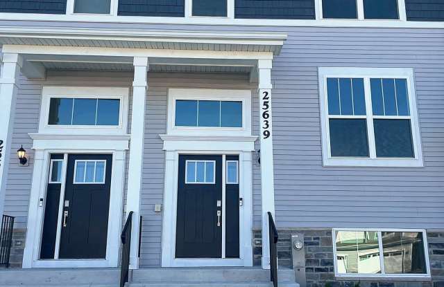 25639 W Wakefield Drive Gallery 1
